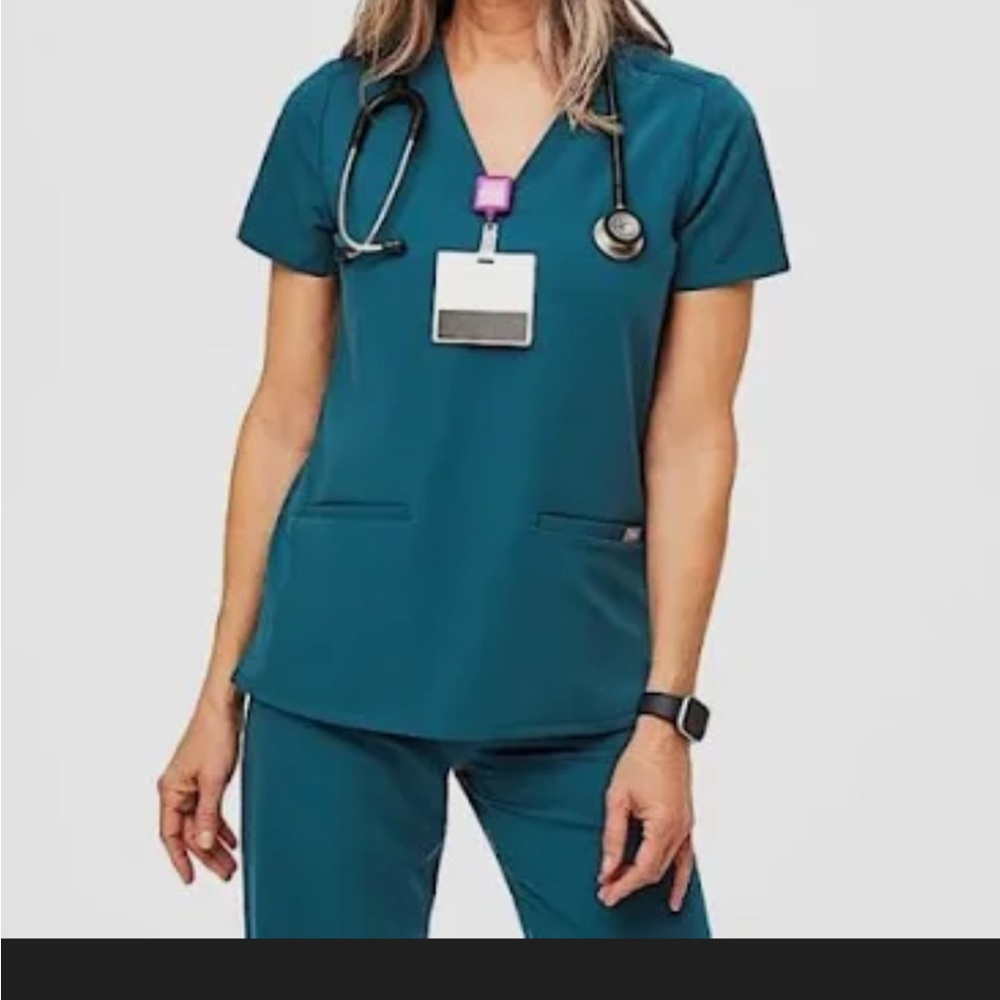 Figs Casma scrub top in Caribbean Blue